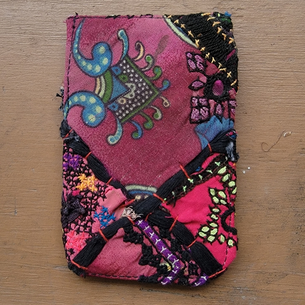 🌋👽 Free People Boho Embroidered Repurposed vtg banjara hippie Wallet card case - Picture 15 of 16